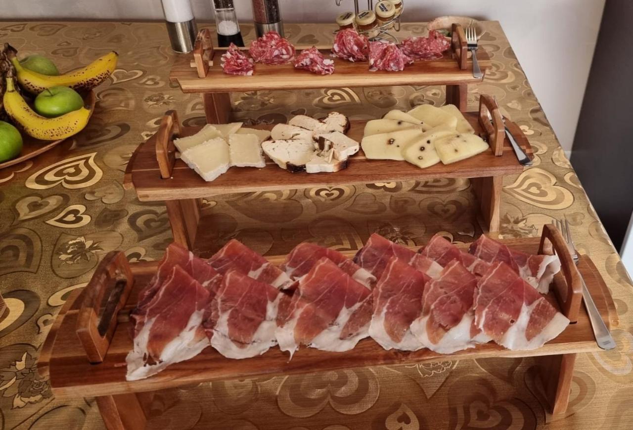 Essenziale Bed & Breakfast Castell'Anselmo ภายนอก รูปภาพ
