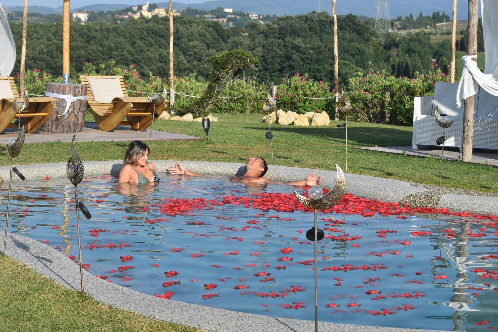 Essenziale Bed & Breakfast Castell'Anselmo ภายนอก รูปภาพ